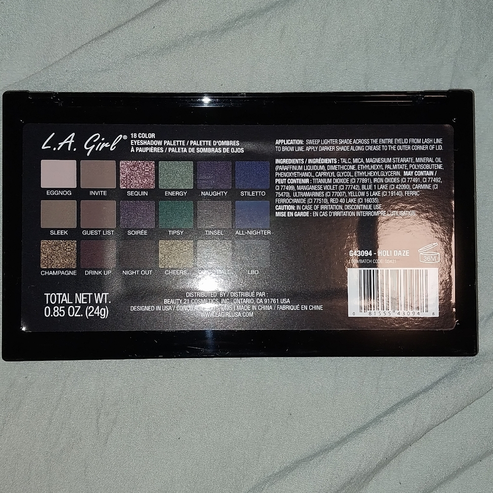 NEW L.A. Girl Holidaze eyeshadow palette - Picture 3 of 5